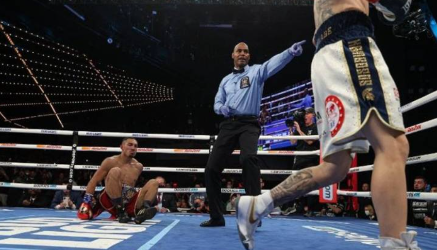 Terungkap! Teofimo Lopez Nyaris Mati di Ring saat Lawan Kambosos